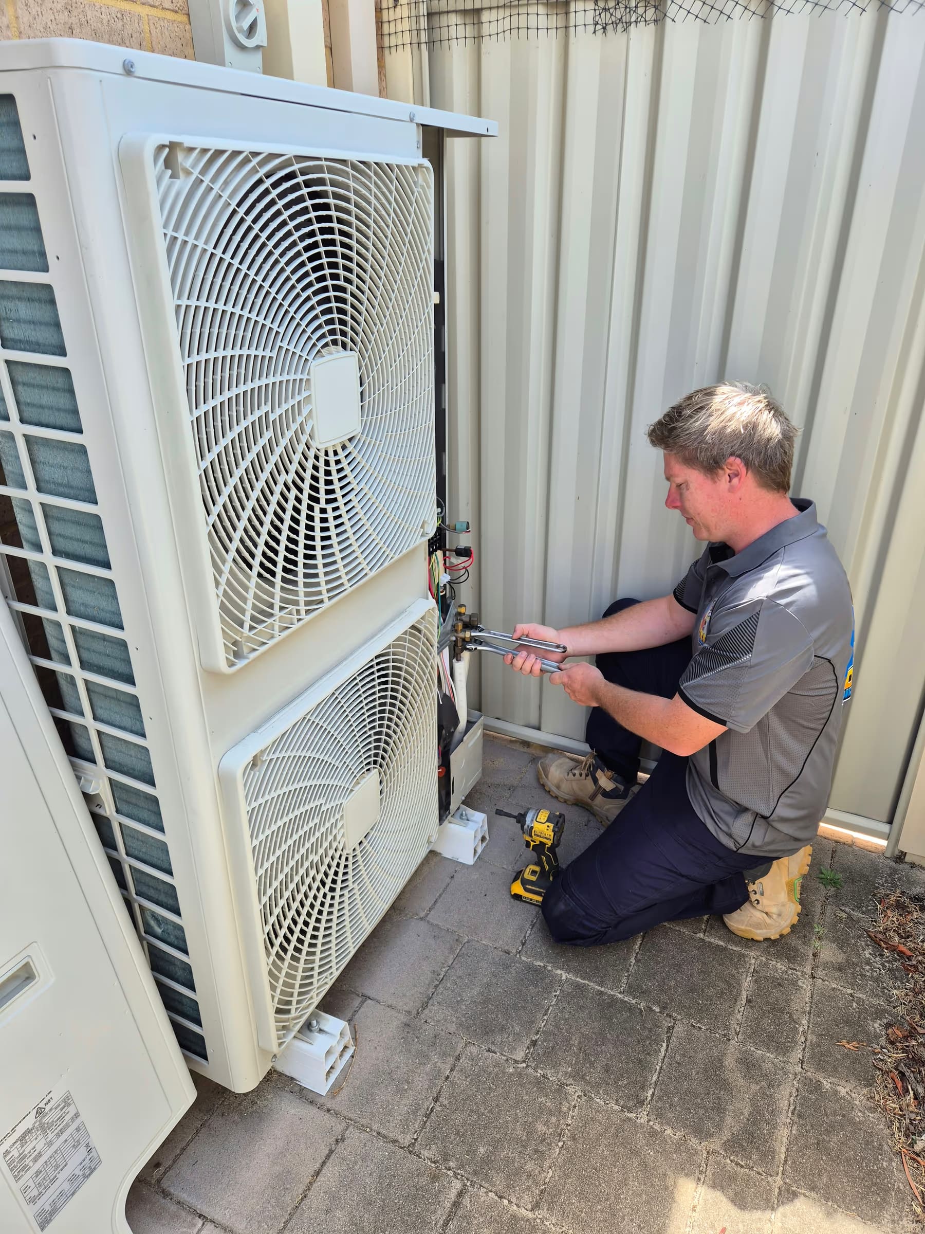 Otter Air air conditioning technician in Ashendon