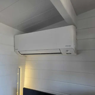 A little Daikin AliraX split